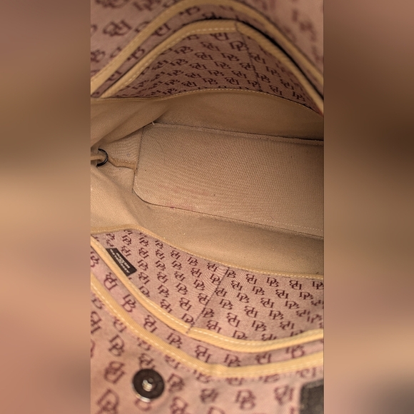 Dooney & Bourke Signature Monogram Tassel Large Tote Burgundy Canvas Leather - Picture 9 of 15